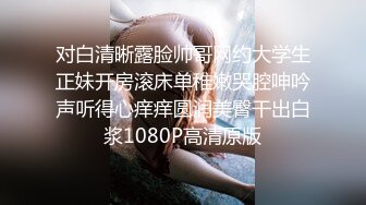 住在住宅区的苗条美丽的妻子。