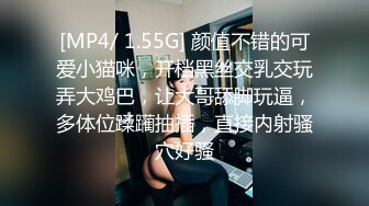 清纯系天花板极品小萝莉，全套护士情趣装没穿内裤，张开双腿自摸粉穴