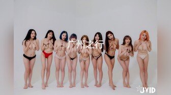 [MP4/552M]颜值美女新人下海！化好妆给大家秀！贫乳无毛骚穴，黑丝美腿，双指插入猛扣...