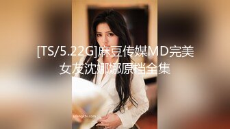 [MP4]【萝莉深喉】两萝莉妹子粉嫩肥逼4P啪啪跳蛋假屌玩弄抽插，双女口交上位快速抽插出白浆