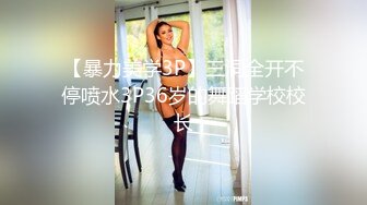 开档牛仔裤清纯又骚美女，和男友居家操逼，舔屌吸吮口活很棒，肥穴骑乘自己动，正入边操边揉阴蒂，搞得美女爽歪歪