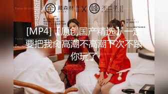 【新片速遞】 漂亮黑丝巨乳大姐3P 啊啊用力要尿尿了 不要射逼里拔出来 呀干啥呀 被两大哥连续输出猛怼 操尿了 被内射发火了 [985MB/MP4/56:35]