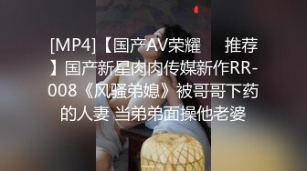 私房偷拍大神【晓月原创】朋友聚会KTV厕拍可爱的妹妹香菜尿尿呕吐