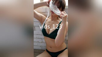 [MP4/578MB]2022-12-29【无情的屌】约操大奶外围骚女，镜头前吃大屌，一顿猛操